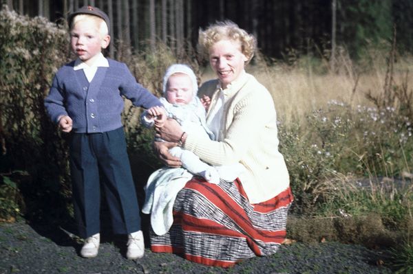 1961 von links: Michael, Stefan, Elfriede Kr&auml;mer